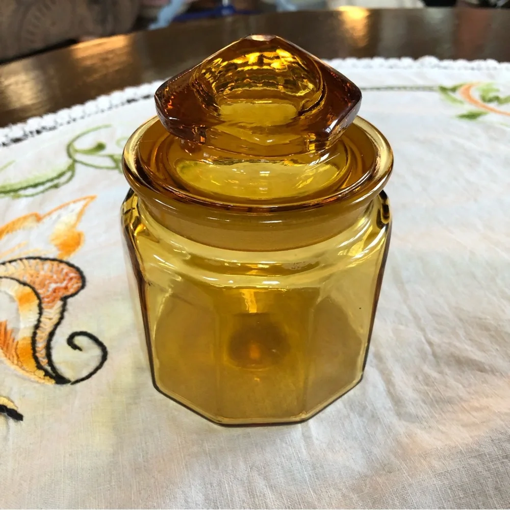 Vintage LE Smith Dakota Amber Paneled Apothecary Canister. 5.5 x4.5